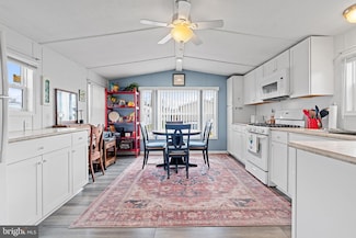 525 Canter Rd, Wilmington, DE 19810