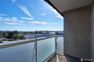 812 N 42nd St Unit 301, Seattle, WA 98103