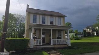 122 S 2nd St, Mount Wolf, PA 17347
