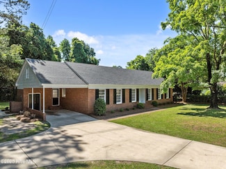 903 Carey Rd, Kinston, NC 28501