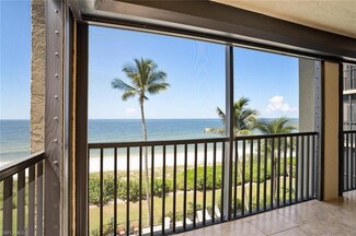 9715 Gulf Shore Dr Unit 401, Naples, FL 34108