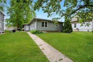 107 E Division St, Bloomington, IL 61701
