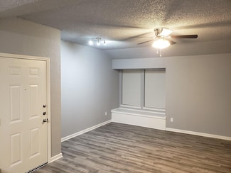 1221 W Hopkins St Unit 11, San Marcos, TX 78666