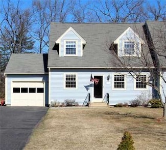 17 Duncan Dr Unit A, South Deerfield, MA 01373