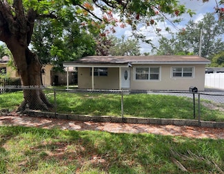 6442 Oak St, Hollywood, FL 33024