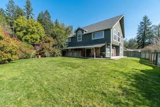 367 Riverview Rd, Garberville, CA 95542