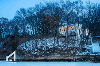 3580 Lake Mendota Dr, Madison, WI 53705