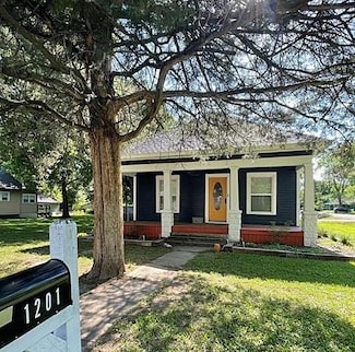 1201 N 26th St, Parsons, KS 67357