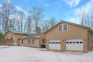 3194 Sassafras Rd, Petersburg, PA 16669
