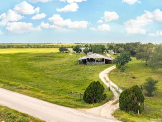 735 Old Zorn Rd, San Marcos, TX 78666