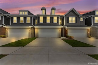 4867 Glenora Dr, Lake Orion, MI 48359