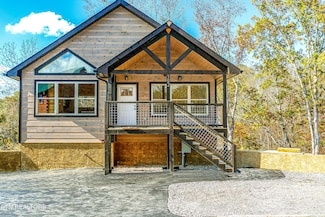 392 Oak Lake Dr, Pigeon Forge, TN 37876