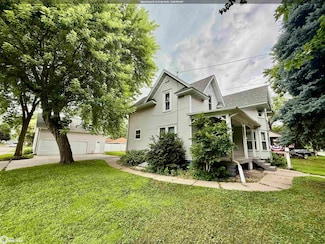 713 S 8th St, Clear Lake, IA 50428
