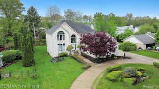 2337 Horseshoe Dr, West Bloomfield, MI 48322