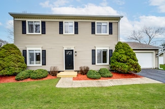 2965 Juniper Ct, Aurora, IL 60502