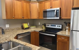 1516 Water Oak Ct, Charlottesville, VA 22903