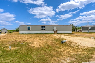 585 Maravillas Dr, Pleasanton, TX 78064