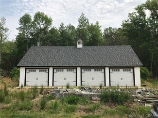 304 Circle Dr, Port Haywood, VA 23138