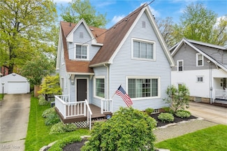 211 Harcourt Dr, Akron, OH 44313