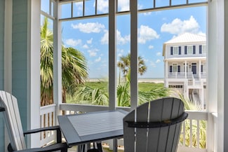 1822 Seaside Dr, Galveston, TX 77550