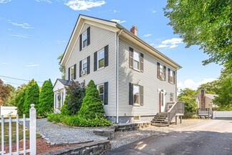 27 Grove St, Reading, MA 01867
