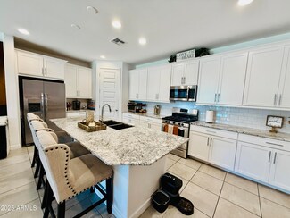 1657 W Monte Way, Phoenix, AZ 85041