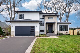 906 Glenshire Rd, Glenview, IL 60025