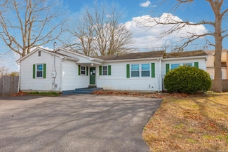882 Union Blvd, West Islip, NY 11795