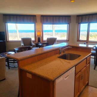 4940 N Landmark Cir Unit 3210, Egg Harbor, WI 54209