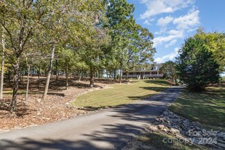 13512 Five Point Rd, Locust, NC 28097