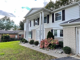 31157 Perrys Crossing, Farmington Hills, MI 48331