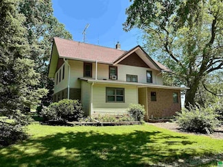1613 Ira Ave, Storm Lake, IA 50588