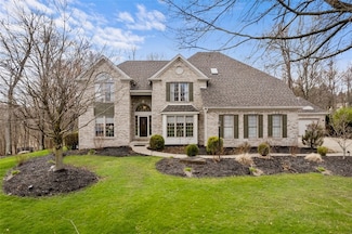126 Maplevue Dr, Beaver Falls, PA 15010