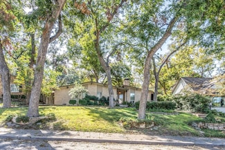 9740 Edgepine Dr, Dallas, TX 75238