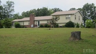 701 Country Club Rd, Hurt, VA 24563