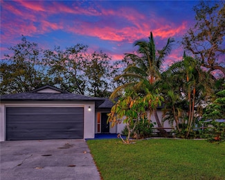 1414 Gulf Rd, Tarpon Springs, FL 34689