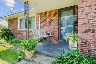 314 Eisenhower Dr, Natrona Heights, PA 15065