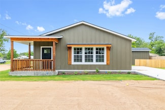 512 5th St, Blanket, TX 76432