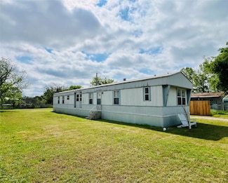 165 N Avenue L, Crawford, TX 76638