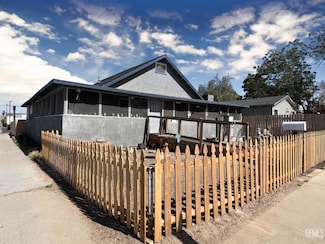 220 Tyler St, Taft, CA 93268