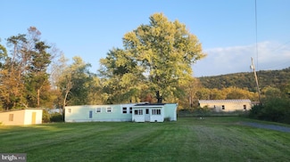 81 Old County Rd, Green Spring, WV 26722