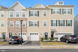 16 Naples Ln, Mount Laurel, NJ 08054