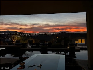 19 Hilltop Crest St, Henderson, NV 89011