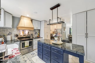 128 Wilson Ct, Saylorsburg, PA 18353