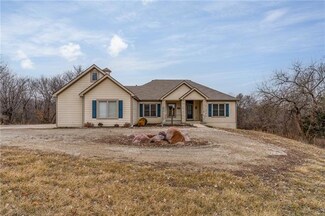 32810 8 Mile Farm Ln, Easton, KS 66020