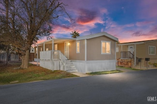 61 Cinnamon Ln, Bakersfield, CA 93308