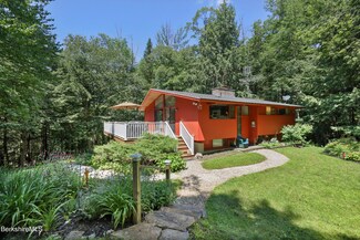 313 Woodmere Rd, Becket, MA 01223