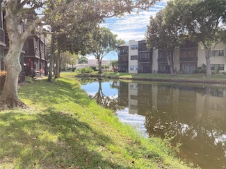 7951 58th Ave N Unit 106, Saint Petersburg, FL 33709