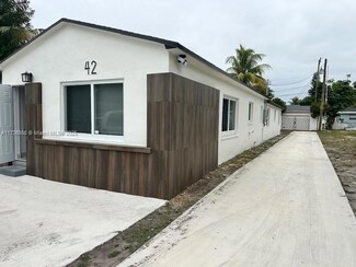 42 SE 10th Terrace, Dania, FL 33004