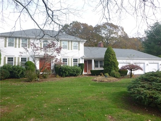 385 Olney Arnold Rd, Cranston, RI 02921